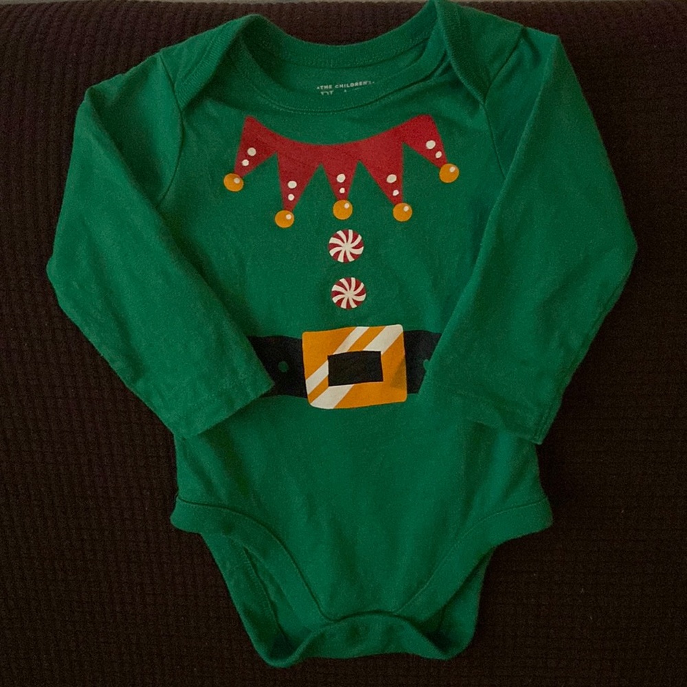 ✅ Christmas Onesie (6-9 months)